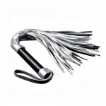 Серебристая плетка Struggle My Flogger с черной ручкой - 45 см.